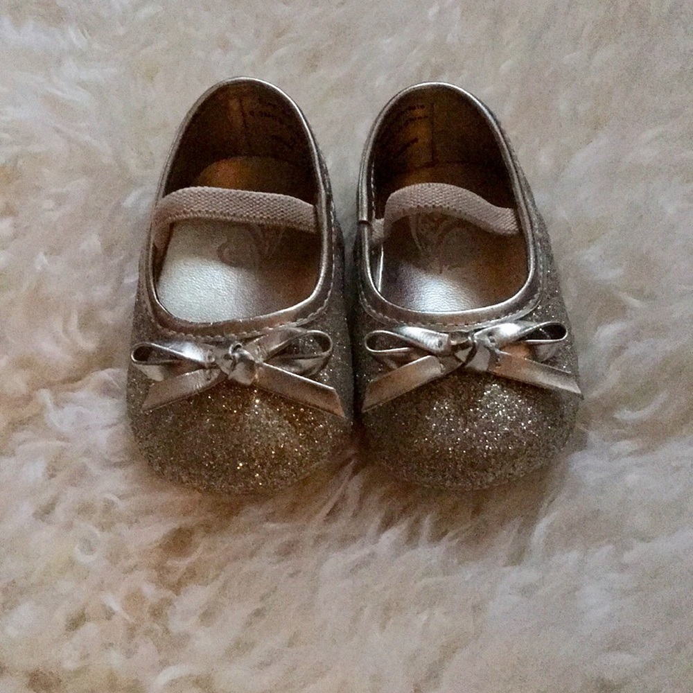 Gold Glitter Shoes ✨ Size 0-3 months